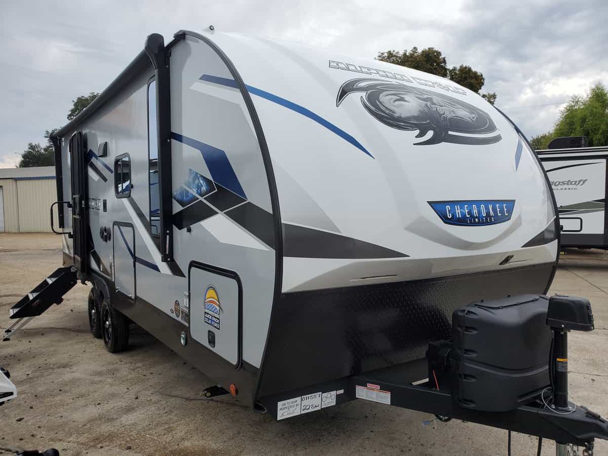 NEW 2023 Forest River Cherokee Alpha Wolf 22SW-L - Bayou Outdoor Supercenter